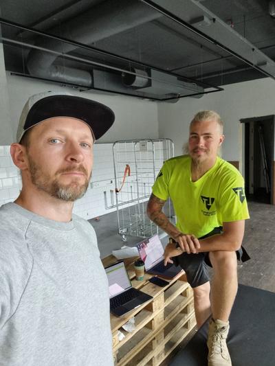 Kurkkaa Raksapodin studioon